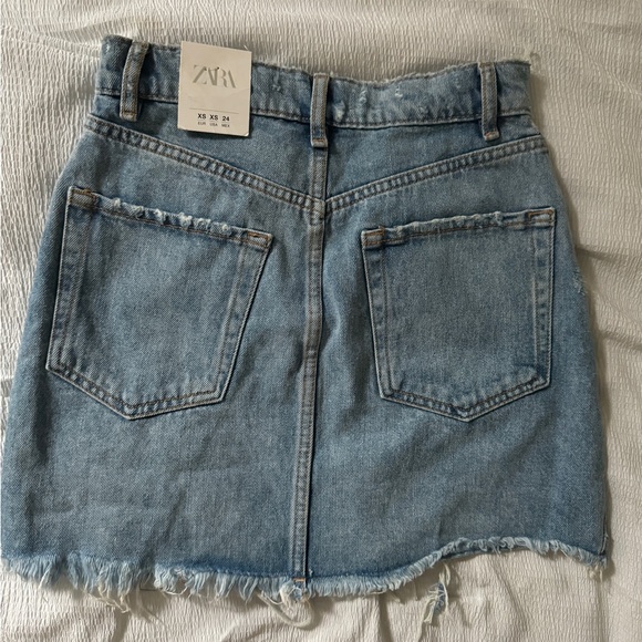 Y2K Denim Mini Skirt Zara XS NWT - Picture 3 of 3